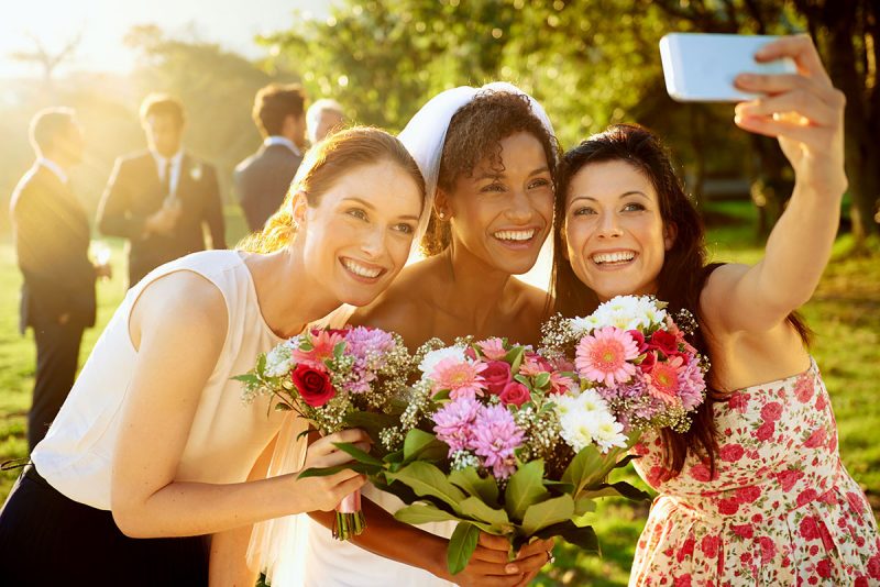 wedding-bridal-selfie