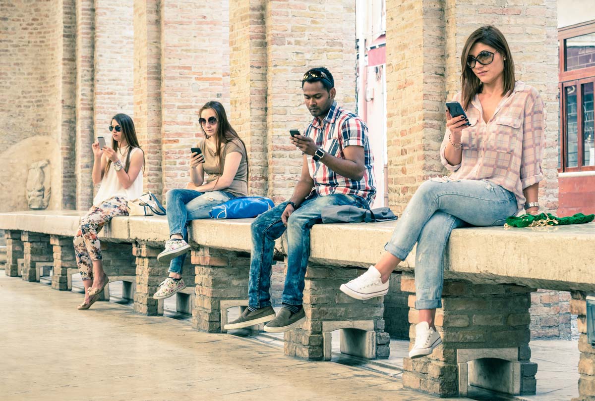 Can a Digital Detox Cure “FOMO?”