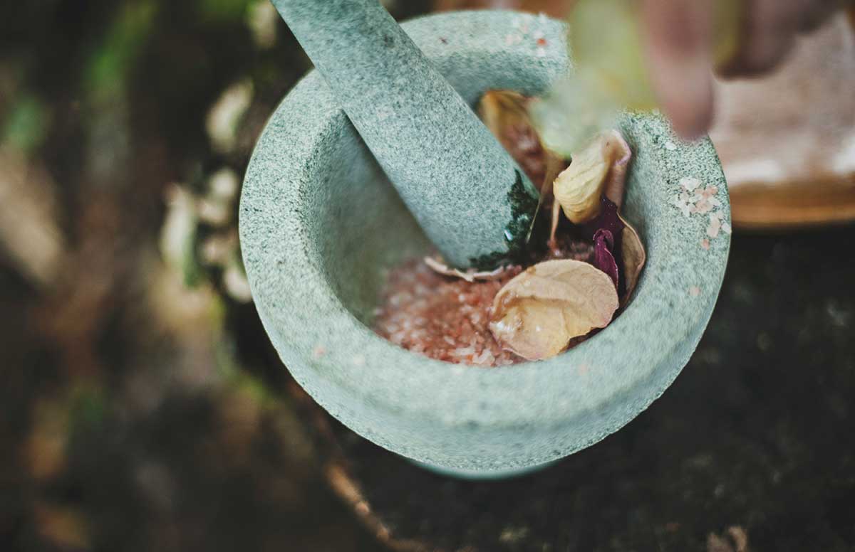 How Essential Oils Can Boost Your Mental Well-being